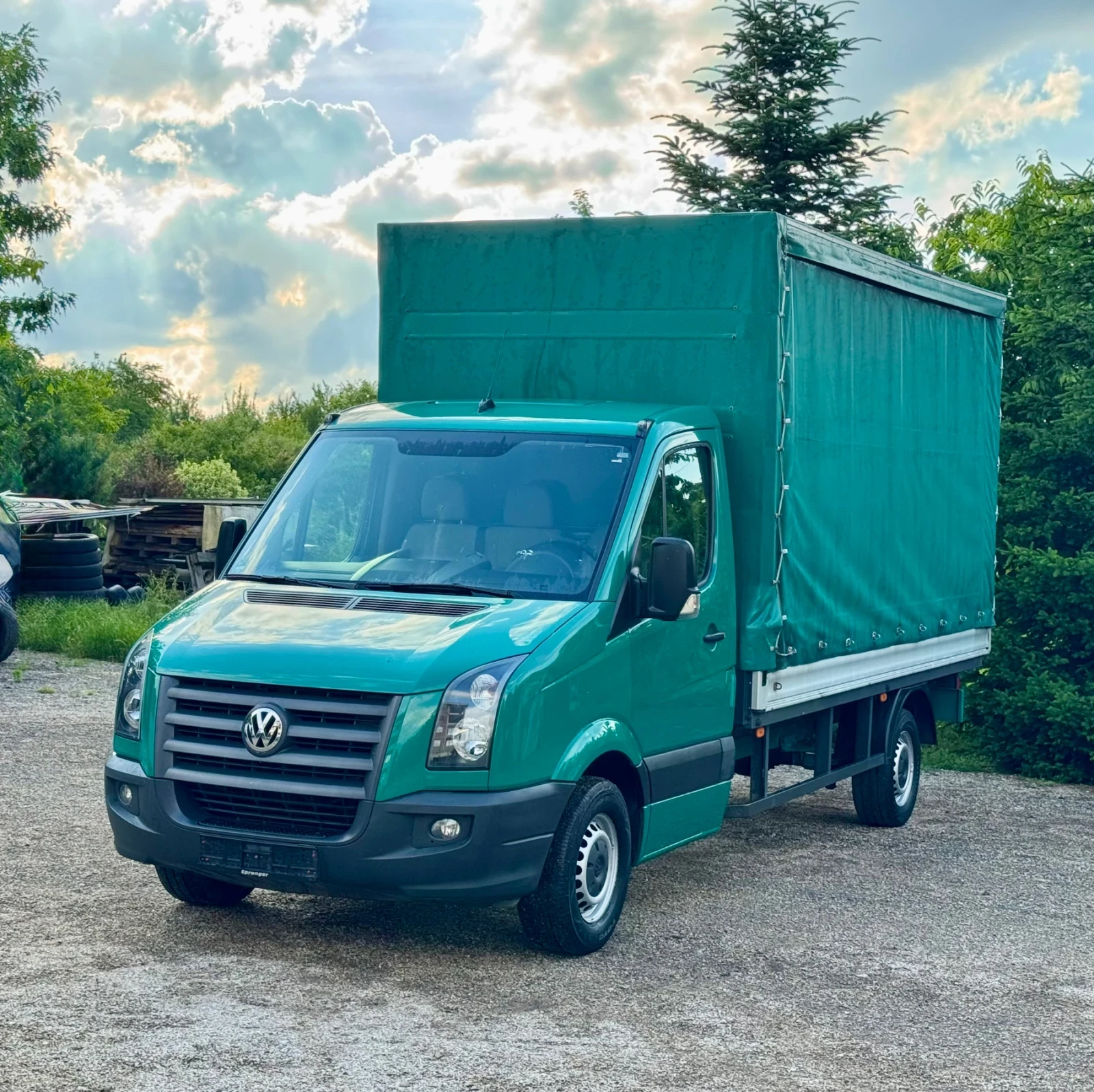 VW Crafter ЩОРА* КЛИМАТИК* НАВИГАЦИЯ* СЕРВИЗНИ ДОКУМЕНТИ, снимка 2 - Бусове и автобуси - 56006984