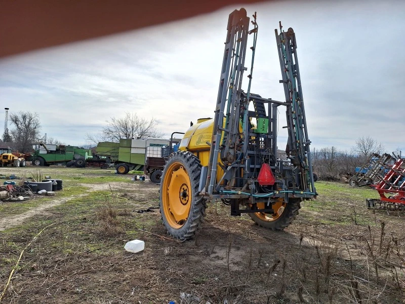 Пръскачка Друга марка Badilli Cobra 2800 литра с Регистрация, снимка 2 - Селскостопанска техника - 46719243