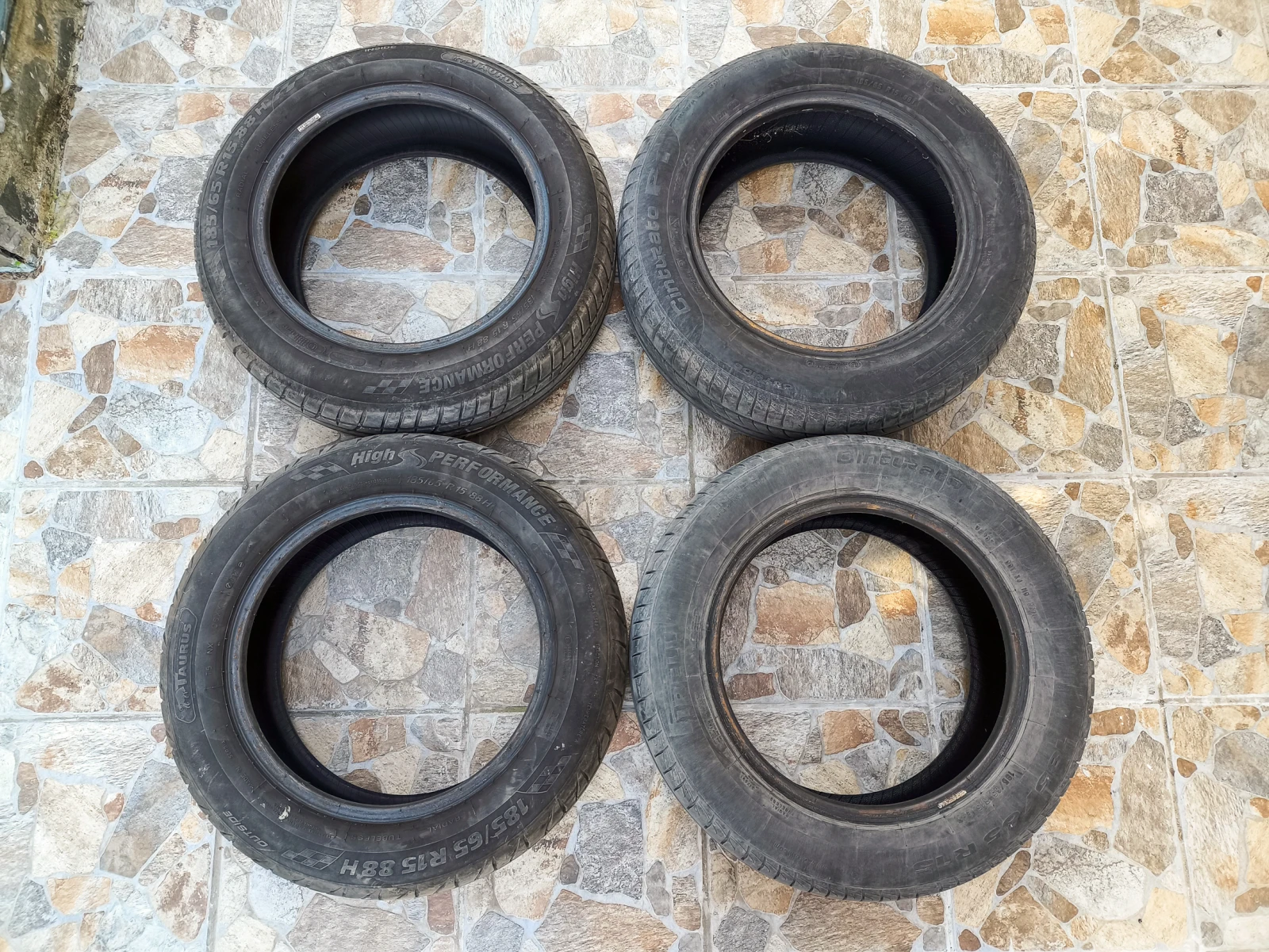 Гуми Летни 185/65R15, снимка 2 - Гуми и джанти - 54332208