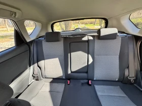 Toyota Auris 1.8 HYBRID , снимка 10