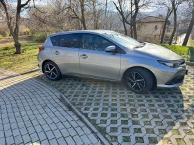Toyota Auris 1.8 HYBRID , снимка 4