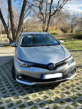 Toyota Auris 1.8 HYBRID , снимка 2
