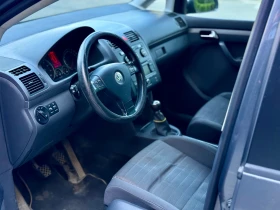 VW Touran Обслужен/Регистриран/Реални километри, снимка 8
