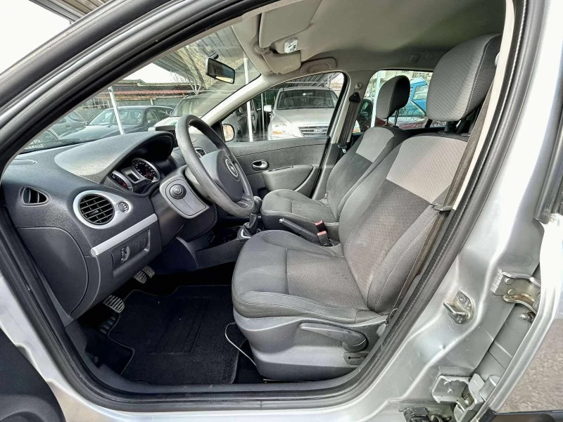 Renault Clio 1.2i 137000км., снимка 9 - Автомобили и джипове - 52696143
