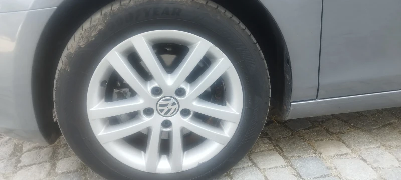 VW Golf 1.6 tdi, снимка 6 - Автомобили и джипове - 47039200