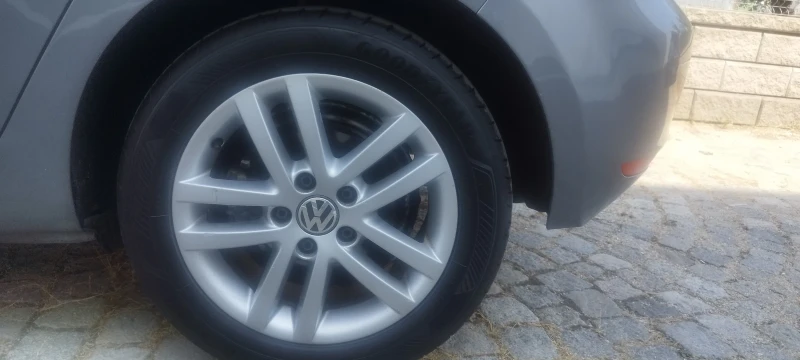 VW Golf 1.6 tdi, снимка 5 - Автомобили и джипове - 47039200