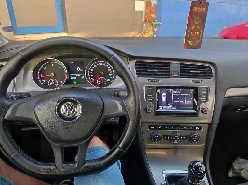 VW Golf 1.6 TDI 105kc., снимка 7 - Автомобили и джипове - 47345584