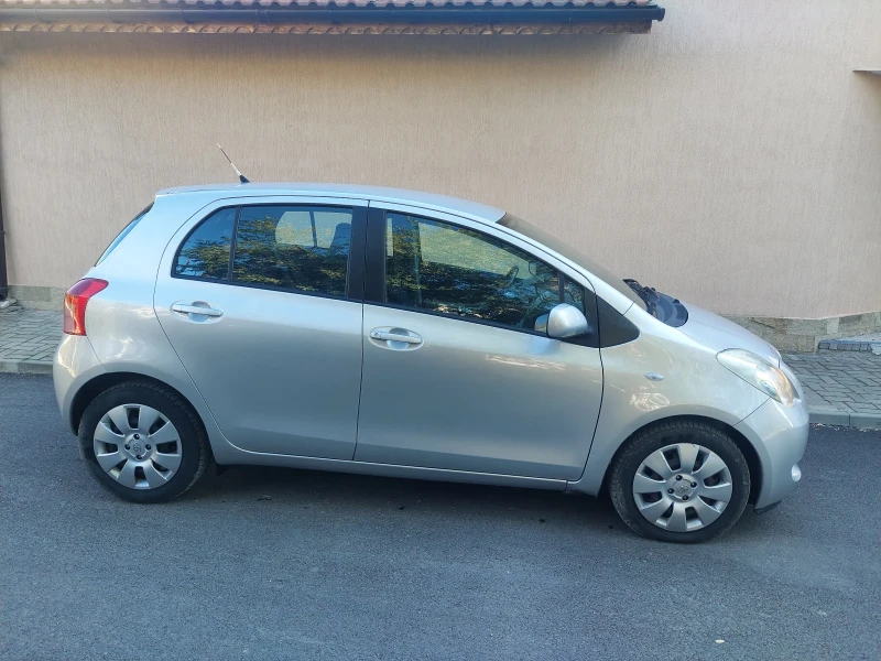 Toyota Yaris 1.3VVT-i, снимка 1 - Автомобили и джипове - 47856167