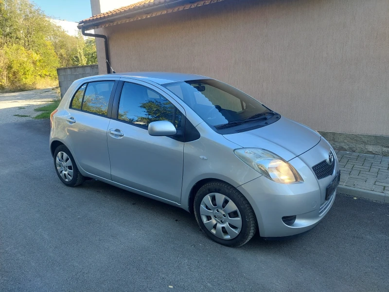 Toyota Yaris 1.3VVT-i, снимка 5 - Автомобили и джипове - 47856167