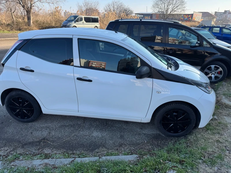 Toyota Aygo, снимка 10 - Автомобили и джипове - 48717150