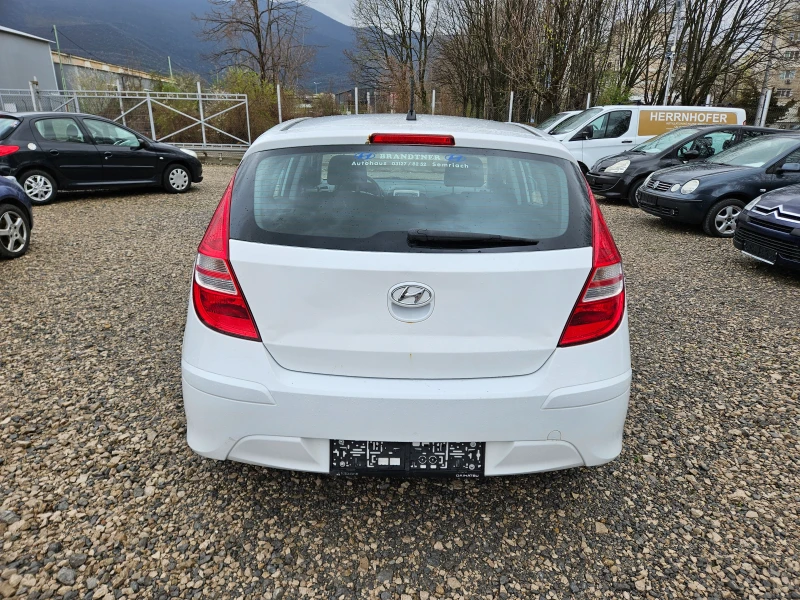 Hyundai I30 1.4 бензин 105кс facelifte, снимка 4 - Автомобили и джипове - 49496382