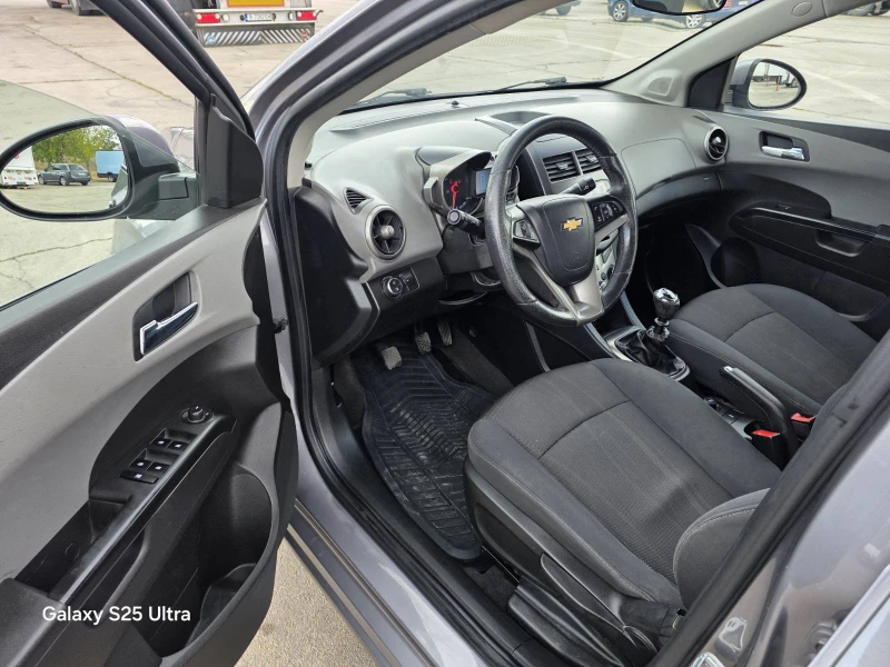 Chevrolet Aveo 1.6, снимка 6 - Автомобили и джипове - 53028870