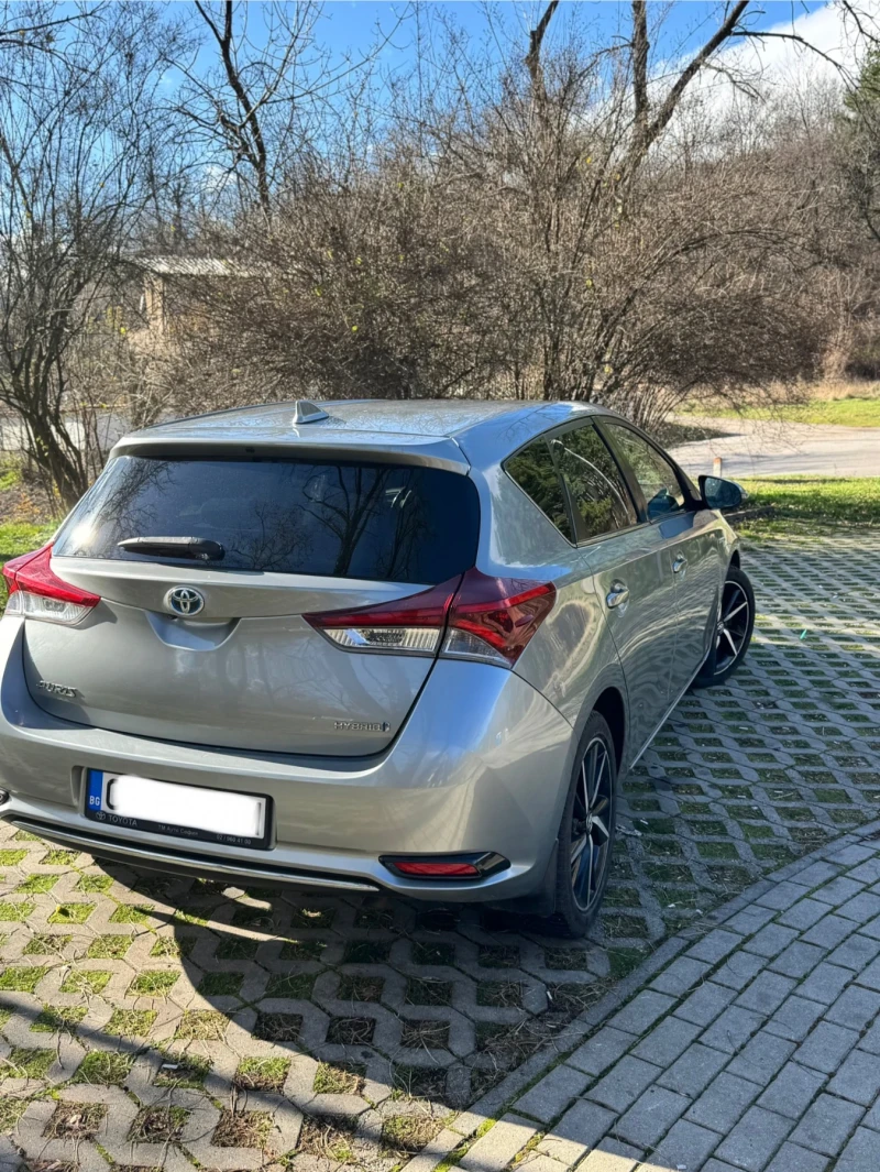 Toyota Auris 1.8 HYBRID , снимка 5 - Автомобили и джипове - 52505312