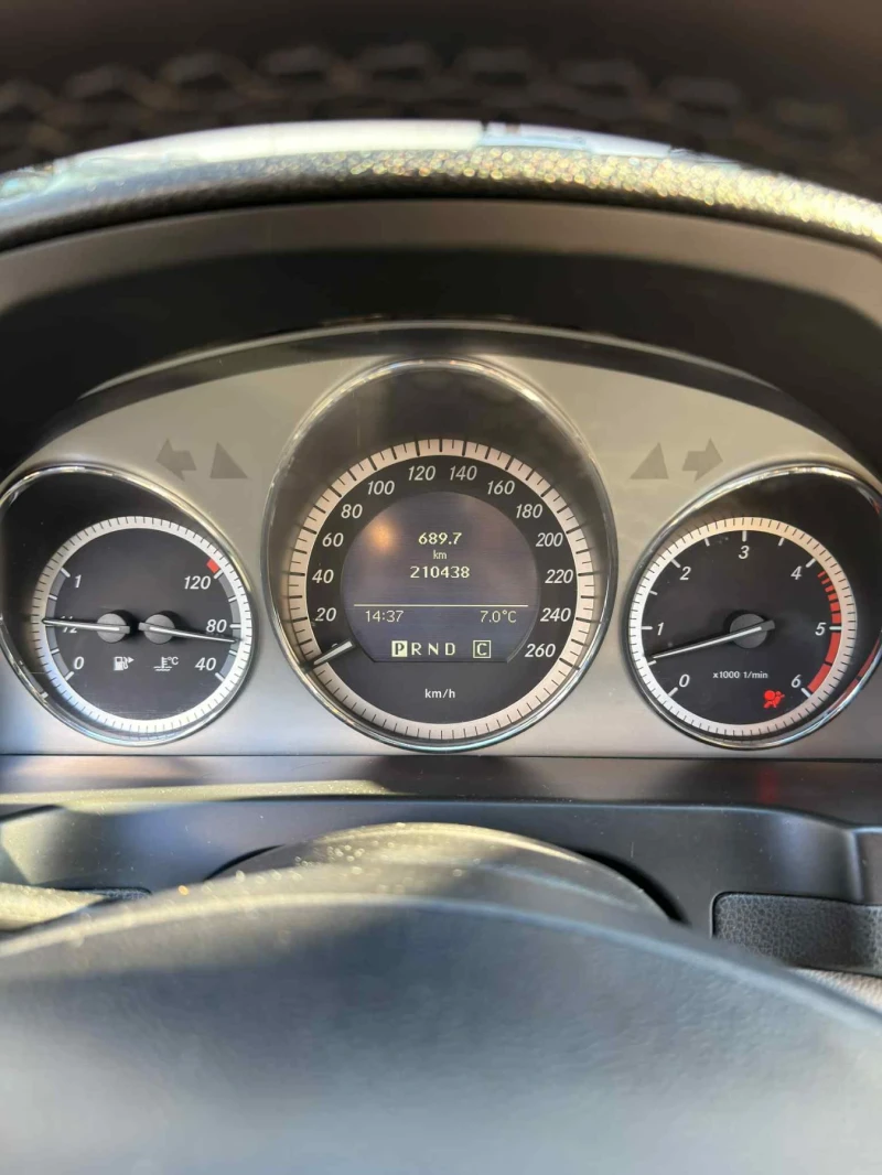 Mercedes-Benz C 320, снимка 4 - Автомобили и джипове - 52790700