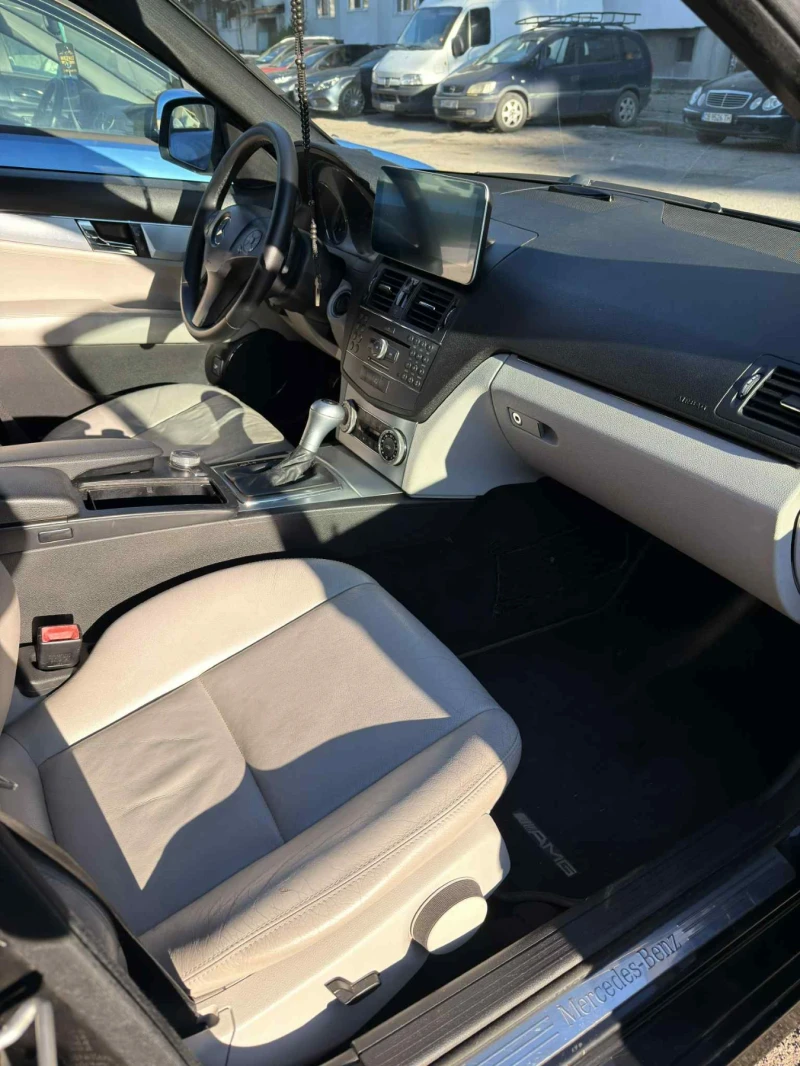 Mercedes-Benz C 320, снимка 6 - Автомобили и джипове - 52790700
