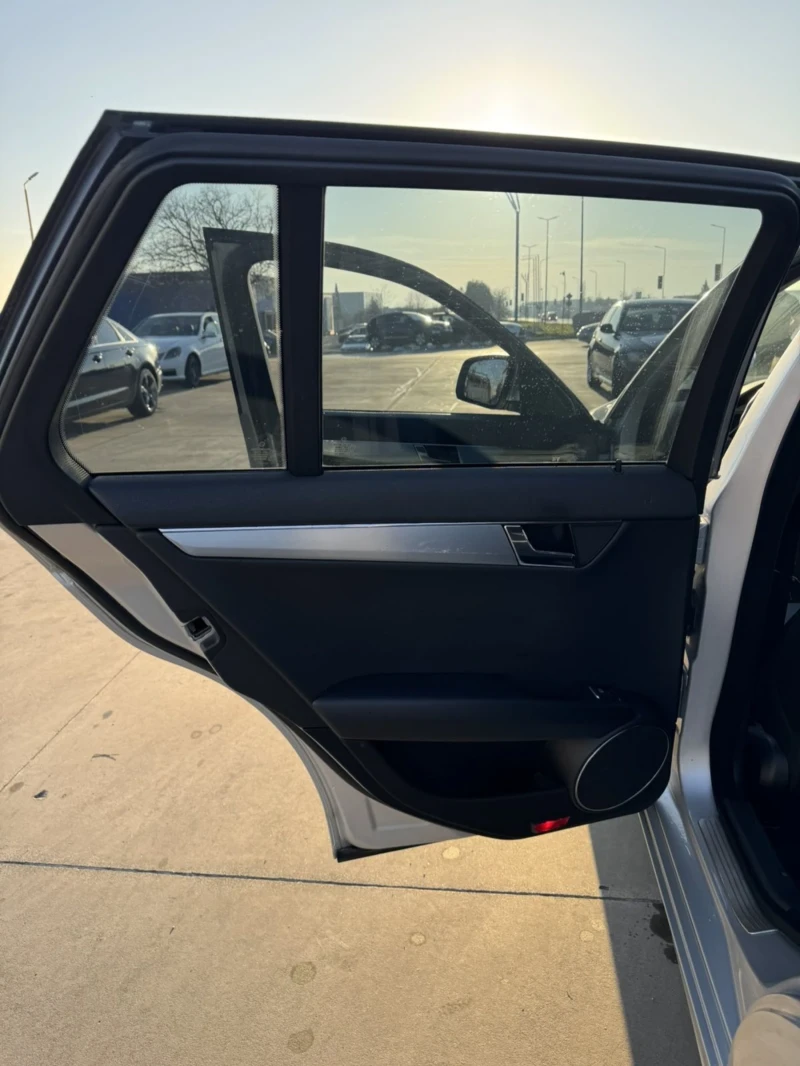 Mercedes-Benz C 200 2.2 CDI, снимка 9 - Автомобили и джипове - 52875876