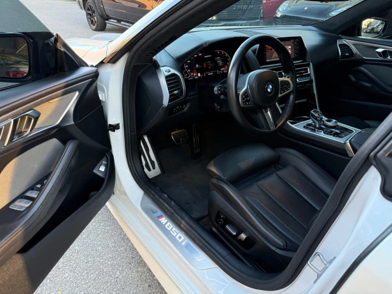 BMW 850 XDRIVE * SWAROVSKI * 360 * LASER * ПОДГРЕВ * PANO , снимка 7 - Автомобили и джипове - 53418726