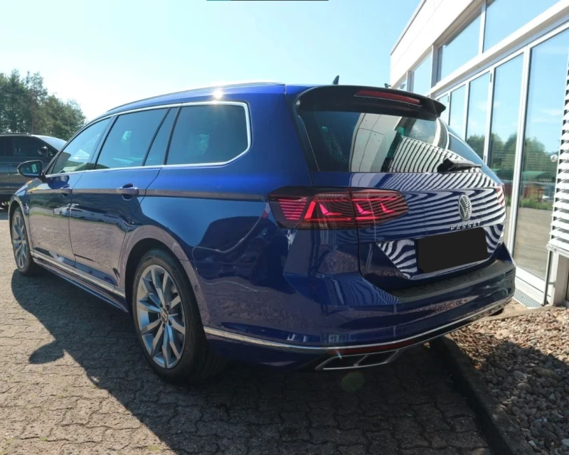 VW Passat Variant* 2.0TDI* DSG* R-LINE* Massage, снимка 4 - Автомобили и джипове - 53453656