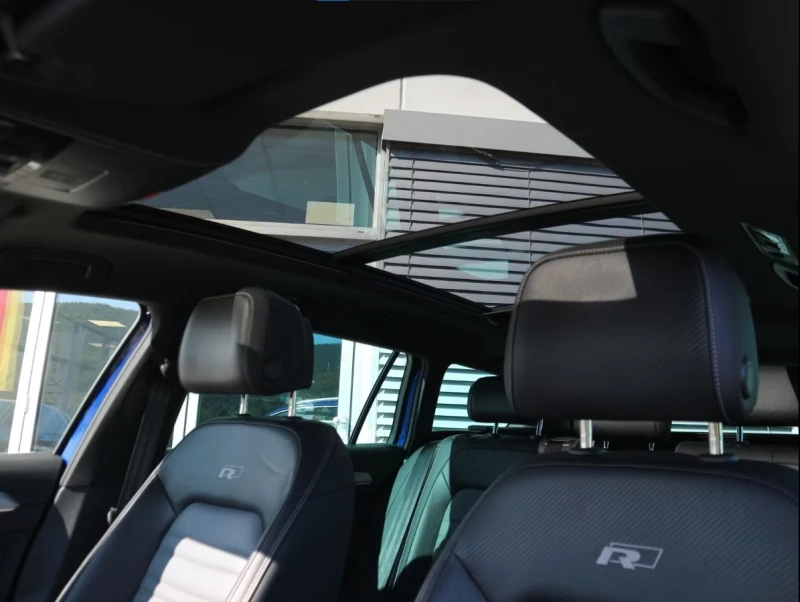 VW Passat Variant* 2.0TDI* DSG* R-LINE* Massage, снимка 8 - Автомобили и джипове - 53453656