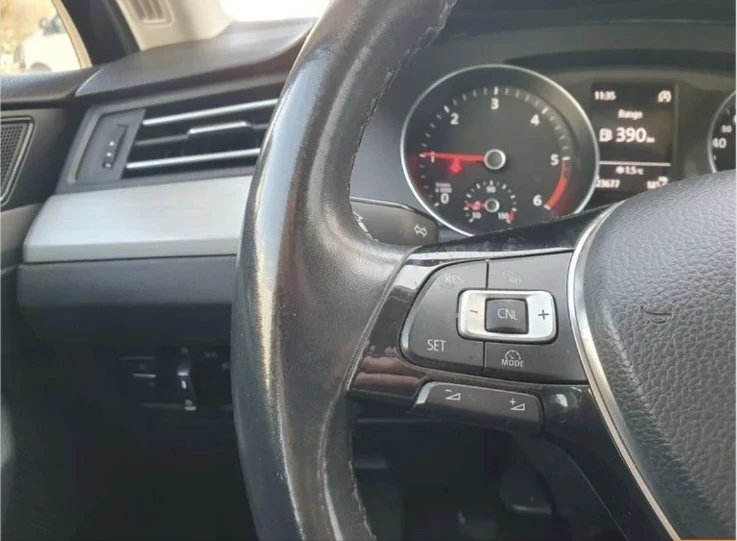 VW Passat Trendline 2.0 TDI, снимка 8 - Автомобили и джипове - 48575243