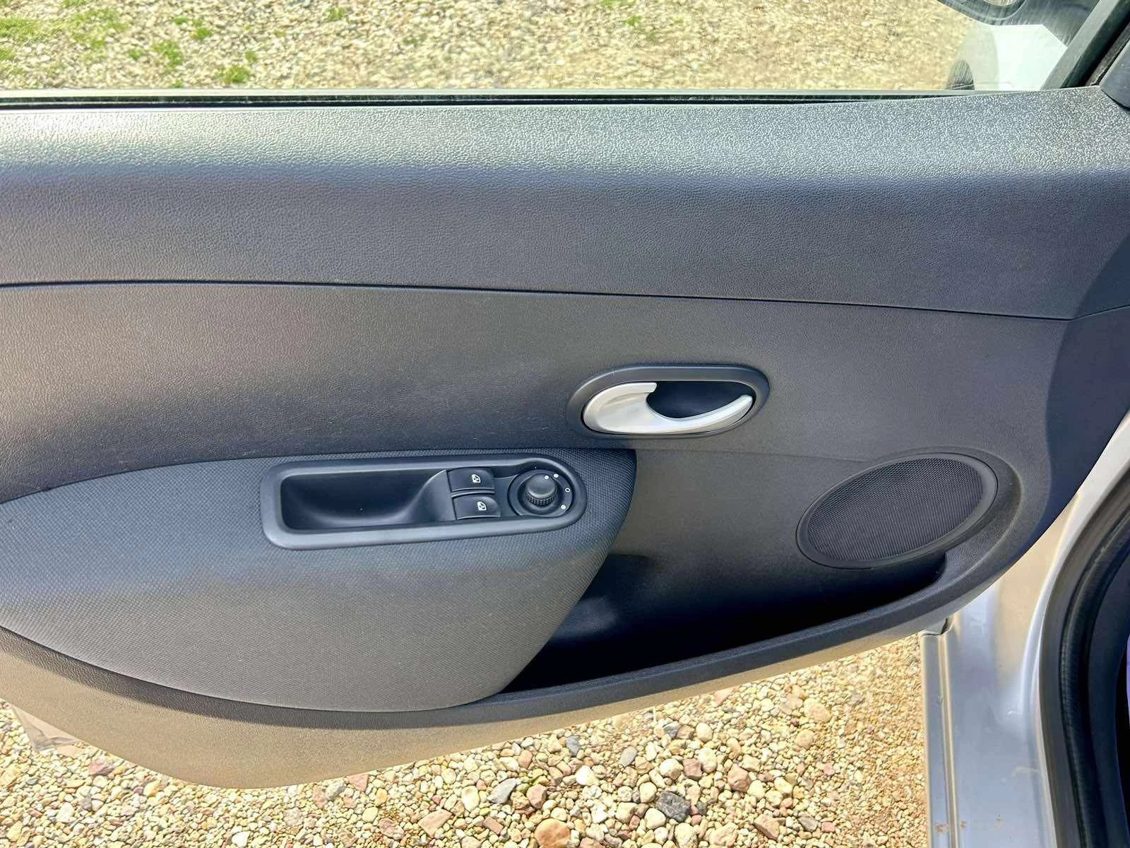 Renault Clio 1.2i 137000. | Mobile.bg   11