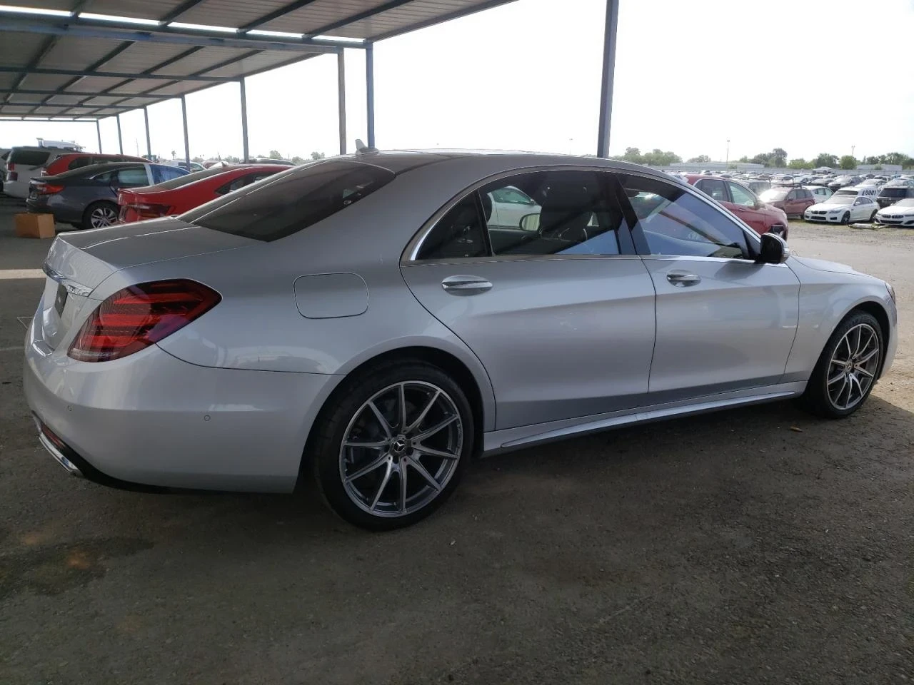 Mercedes-Benz S 560  - изображение 5