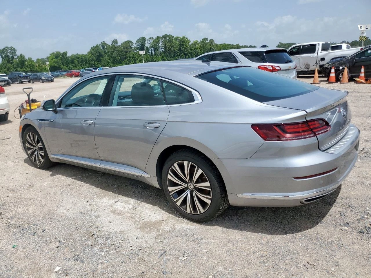 VW Arteon SE 2.0L КОЖА/ПОДГРЕВИ/ЕЛ.СЕДАЛКИ - изображение 3