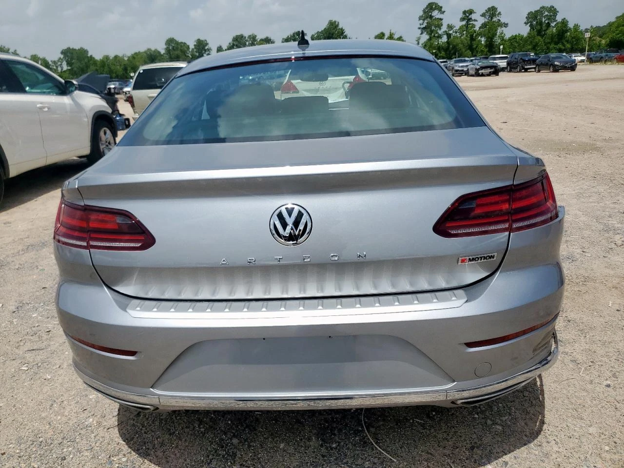 VW Arteon SE 2.0L КОЖА/ПОДГРЕВИ/ЕЛ.СЕДАЛКИ - изображение 4