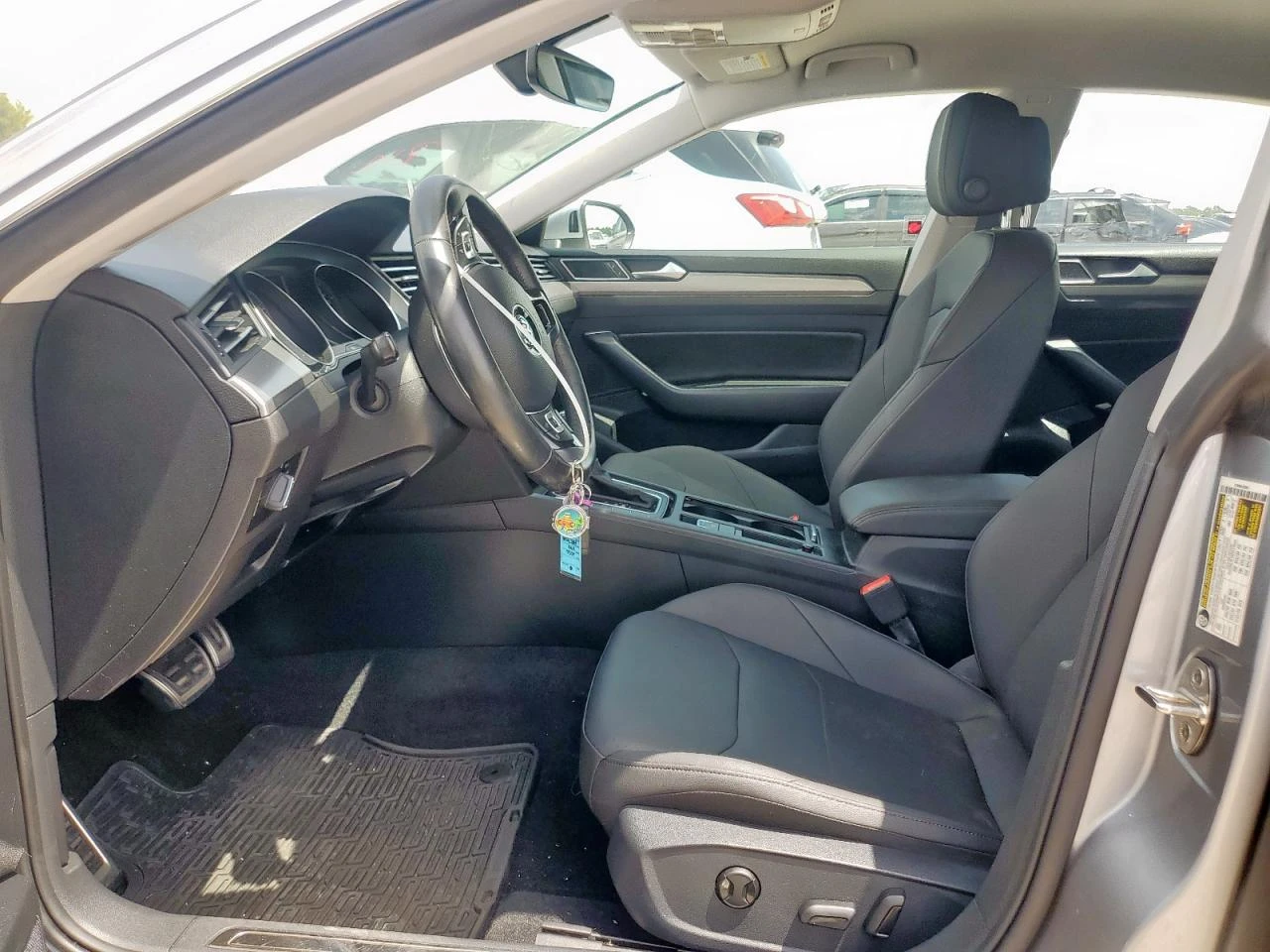 VW Arteon SE 2.0L КОЖА/ПОДГРЕВИ/ЕЛ.СЕДАЛКИ - изображение 7