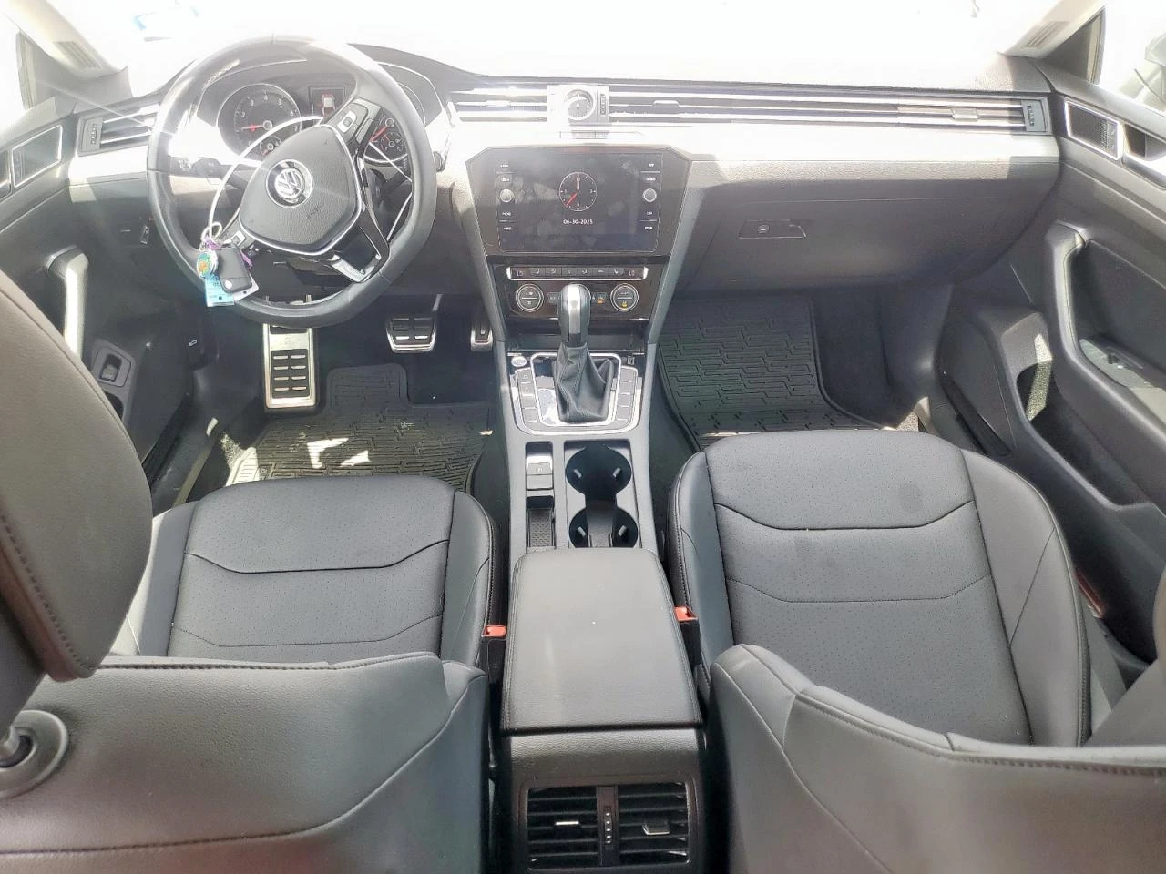 VW Arteon SE 2.0L КОЖА/ПОДГРЕВИ/ЕЛ.СЕДАЛКИ - изображение 8