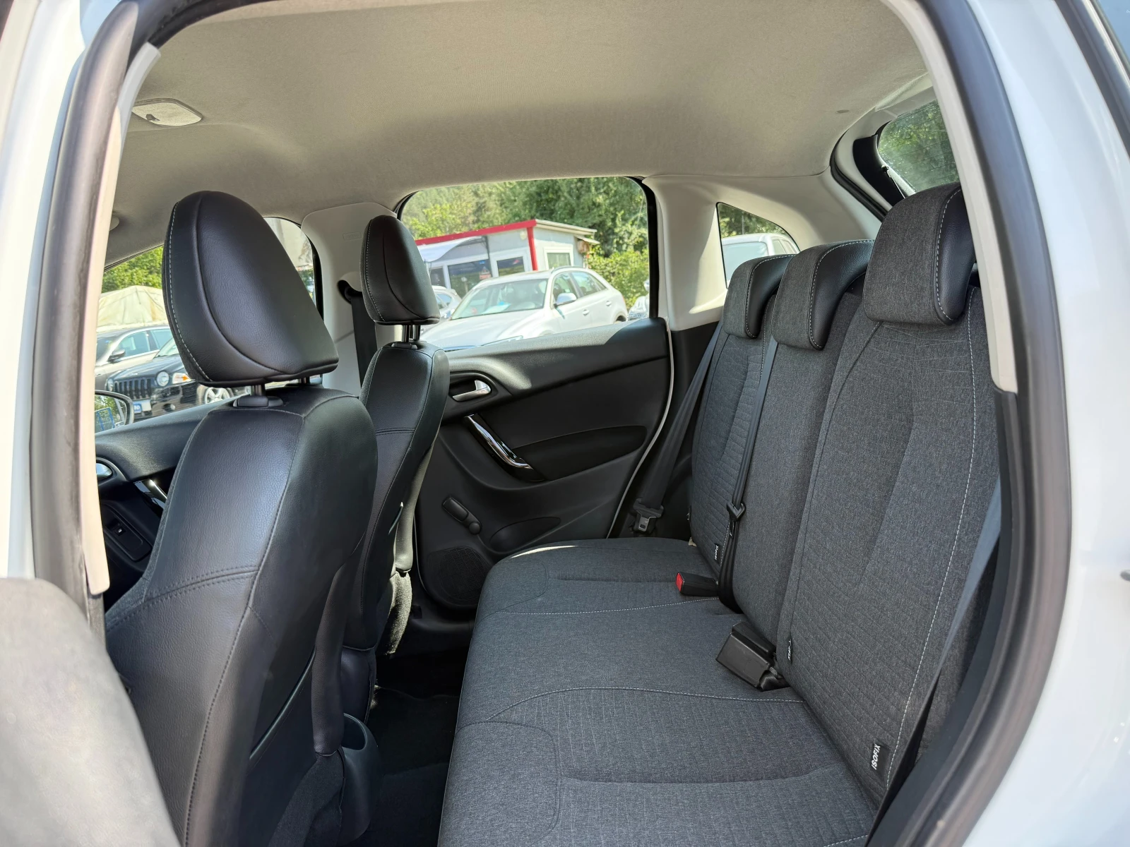 Citroen C3 1.2i-82к.с-автоматик - изображение 10