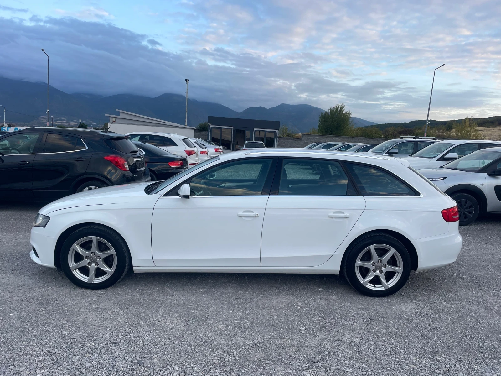 Audi A4 2.0TDI LED BI-XENON 143КС - изображение 4