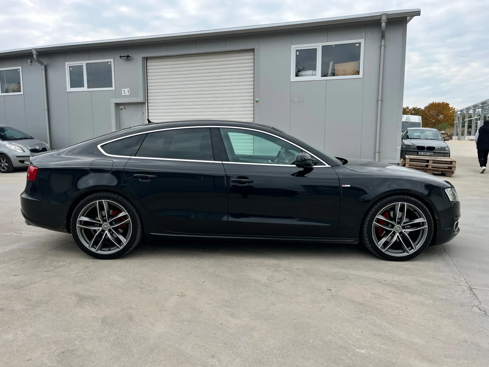 Audi A5 3, 0TDI-S Line/NAVI/КОЖА/РЪЧНИ СКОРОСТИ/ОБСЛУЖЕН!! - изображение 7