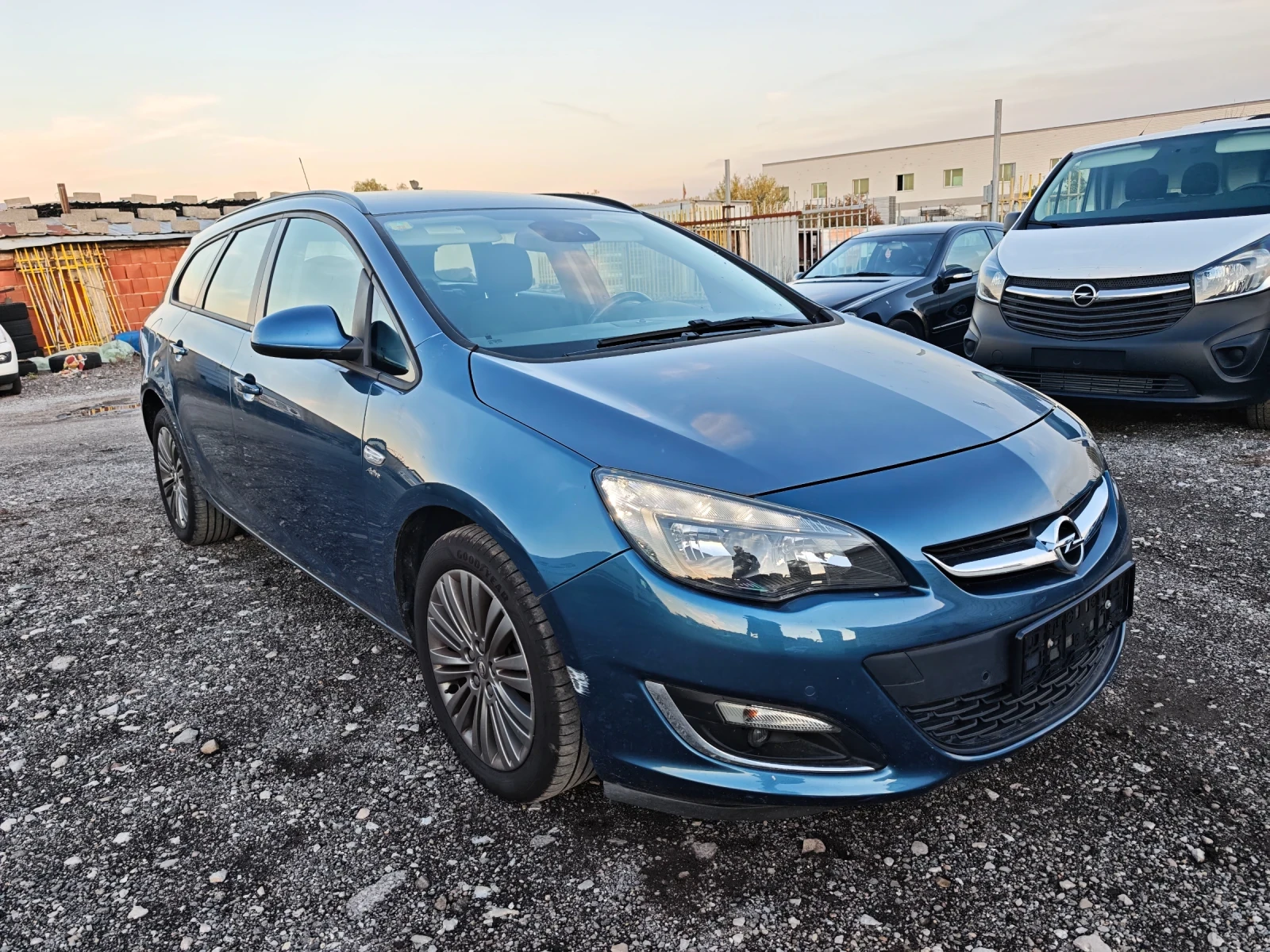 Opel Astra 1.4i Turbo Active Euro 5B - изображение 3