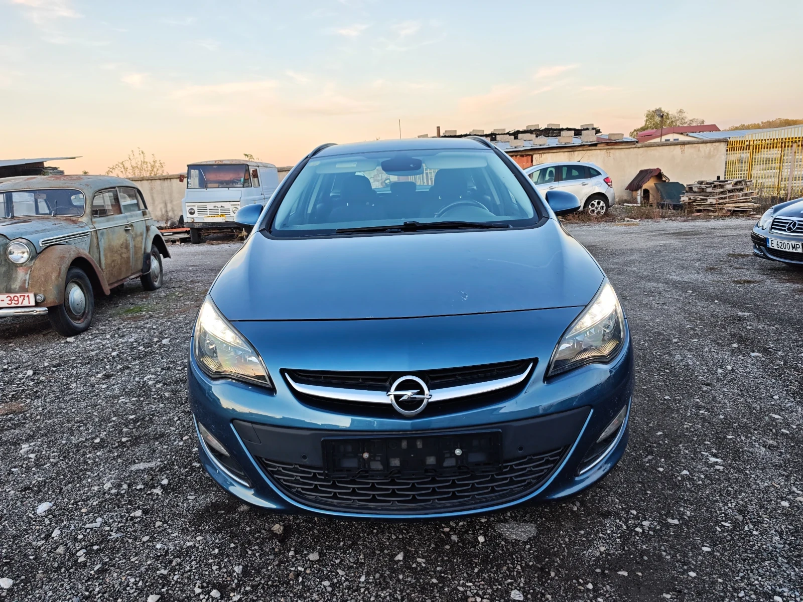Opel Astra 1.4i Turbo Active Euro 5B - изображение 2