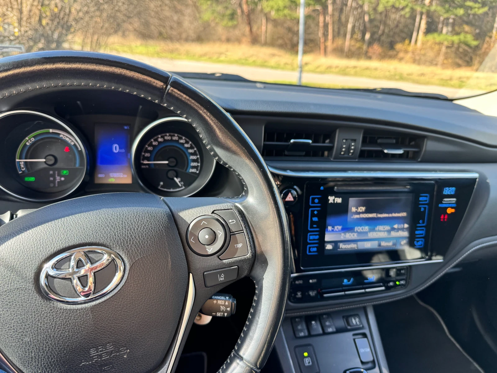 Toyota Auris 1.8 HYBRID  | Mobile.bg � ����������� 14