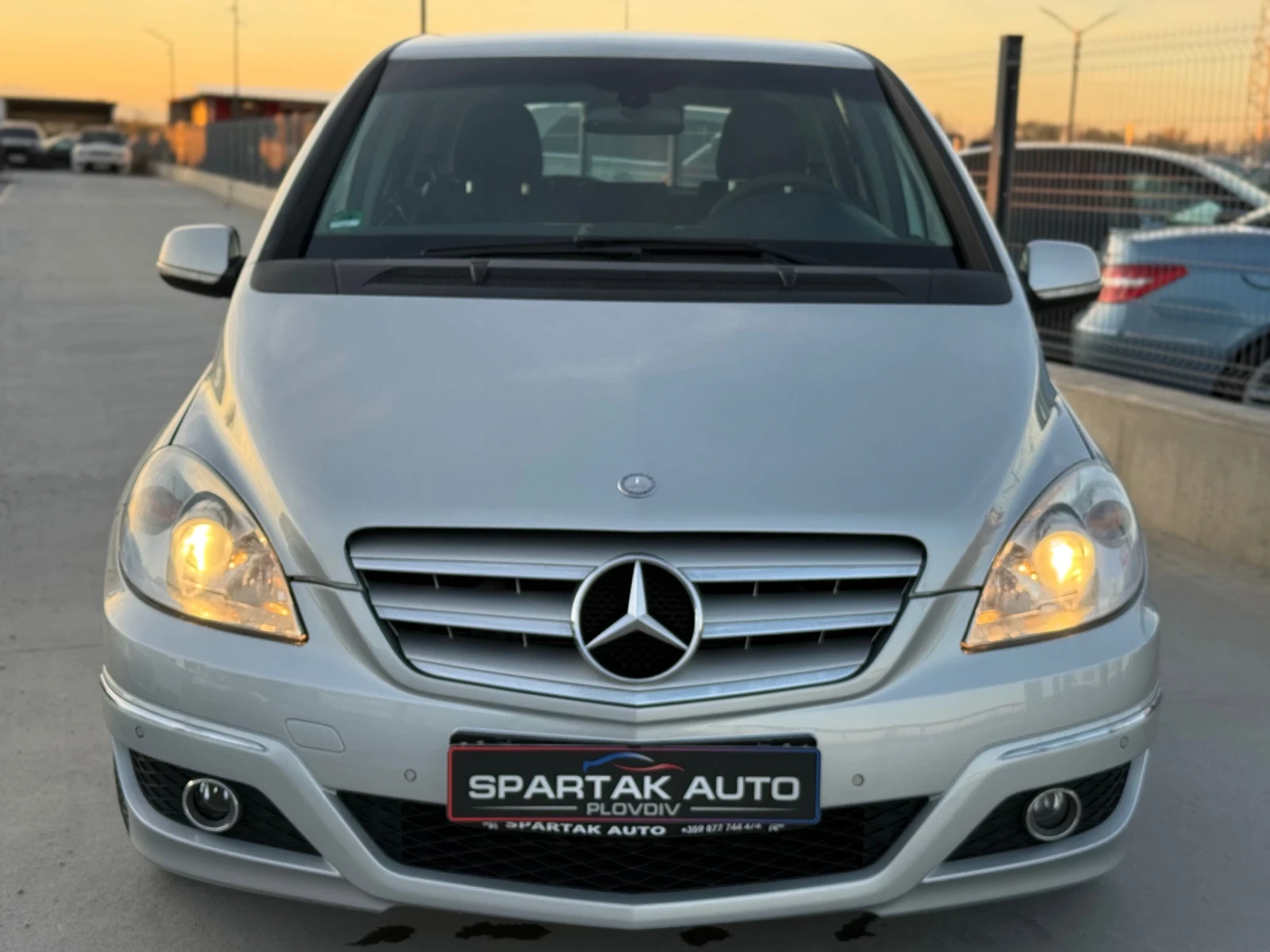 Mercedes-Benz B 180 CDI* АВТОМАТИК* 2011г* Топ Състояние* 174.000КМ*  - изображение 2