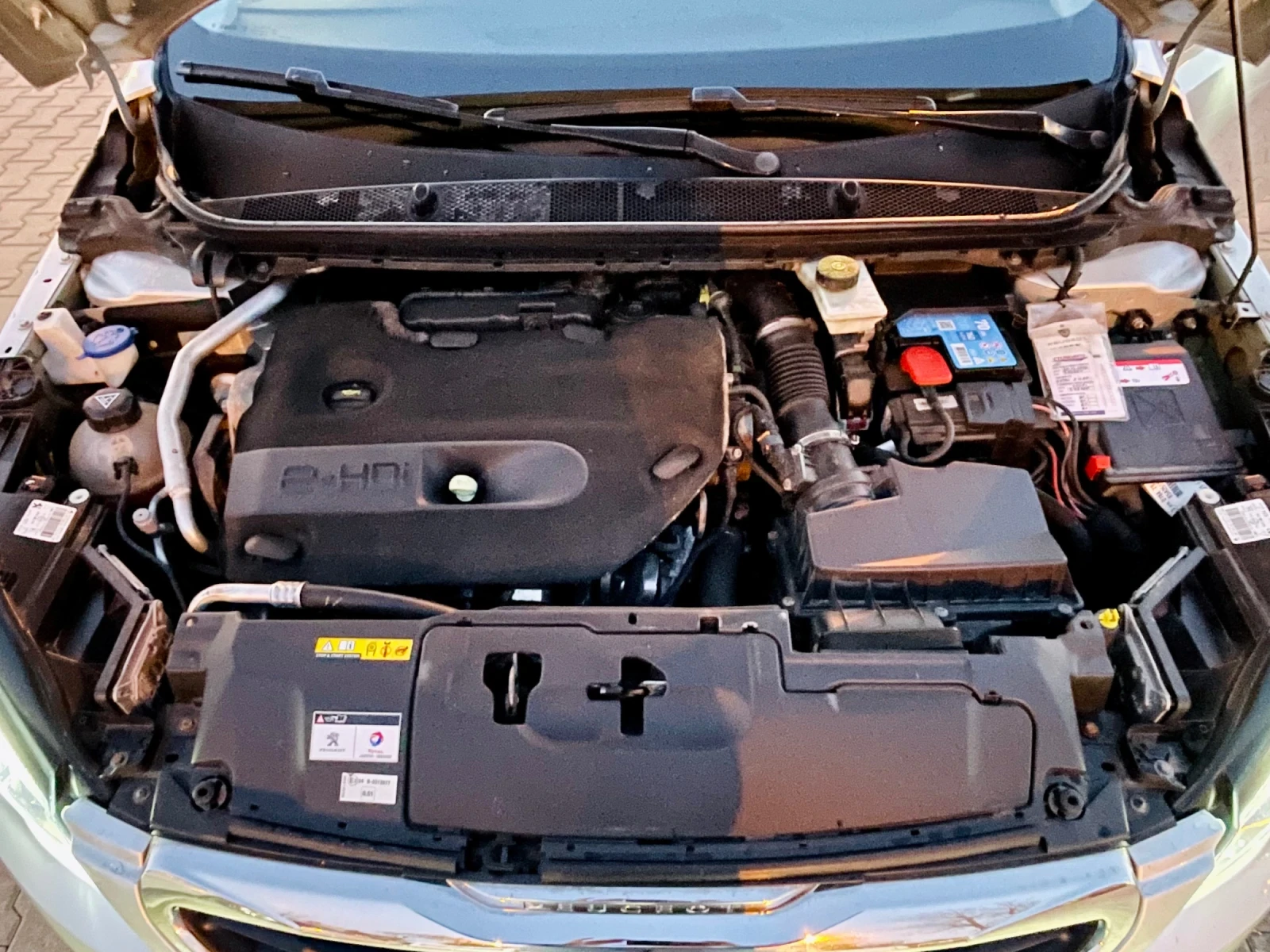 Peugeot 308 SW 2.0BlueHDI Automatic Allure T9, снимка 15 - Автомобили и джипове - 53975203