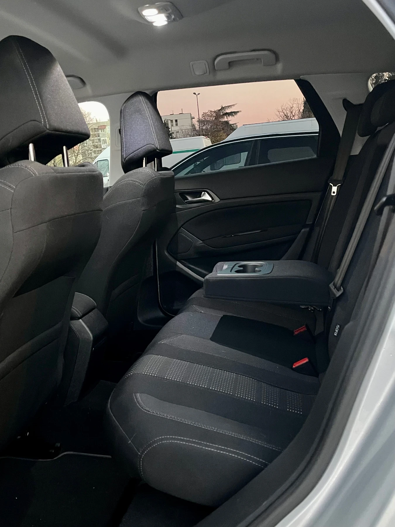 Peugeot 308 SW 2.0BlueHDI Automatic Allure T9, снимка 10 - Автомобили и джипове - 53975203