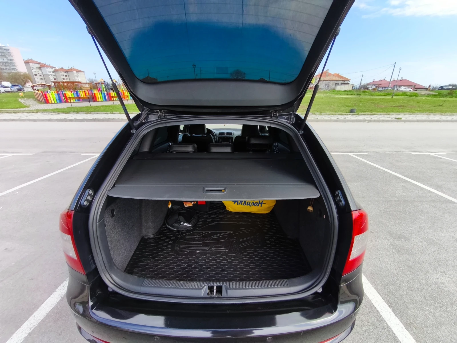 Skoda Octavia 2.0 Vrs, снимка 12 - Автомобили и джипове - 54543617