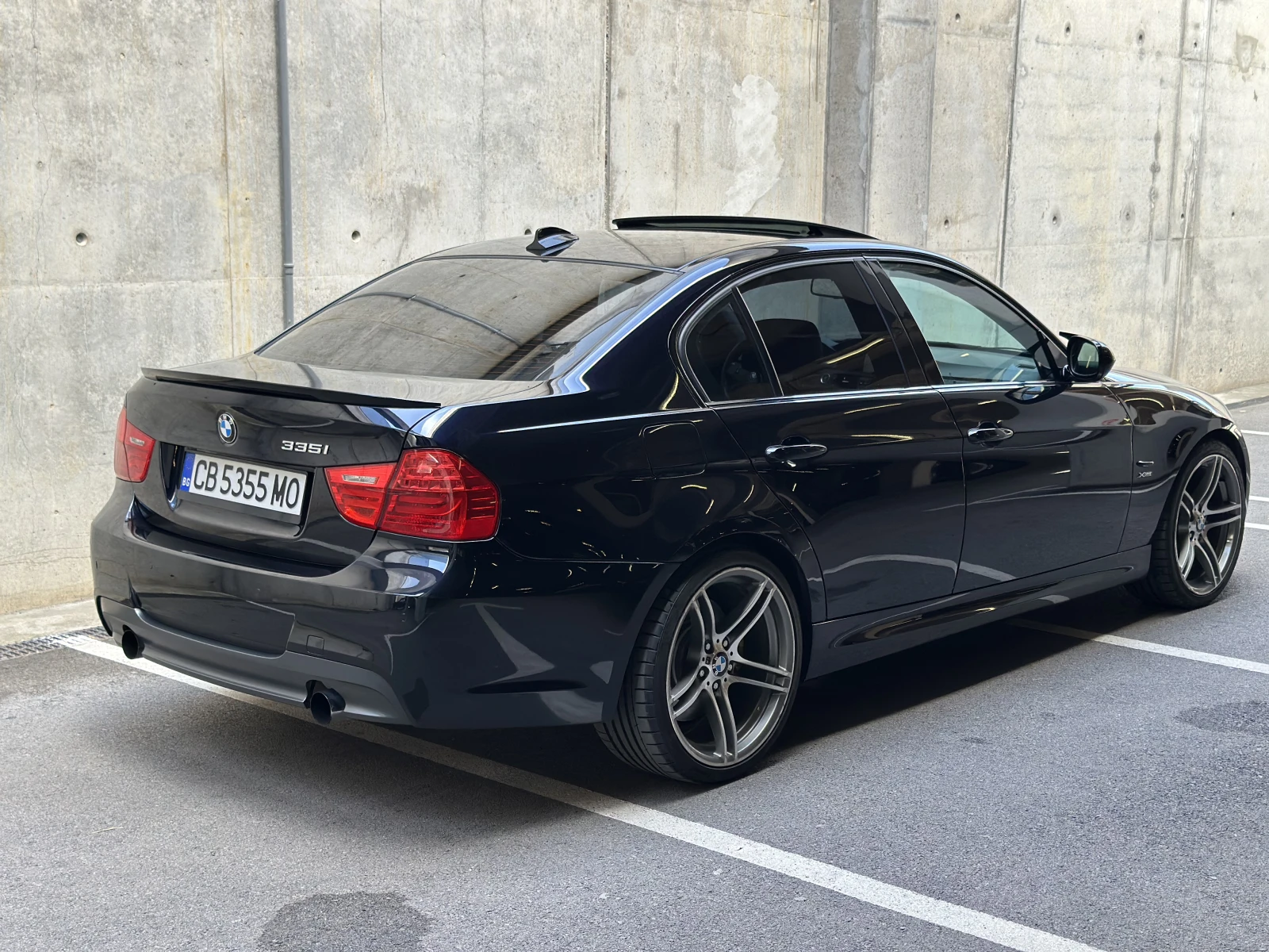 BMW 335 Individual Special Edition, снимка 9 - Автомобили и джипове - 55986395