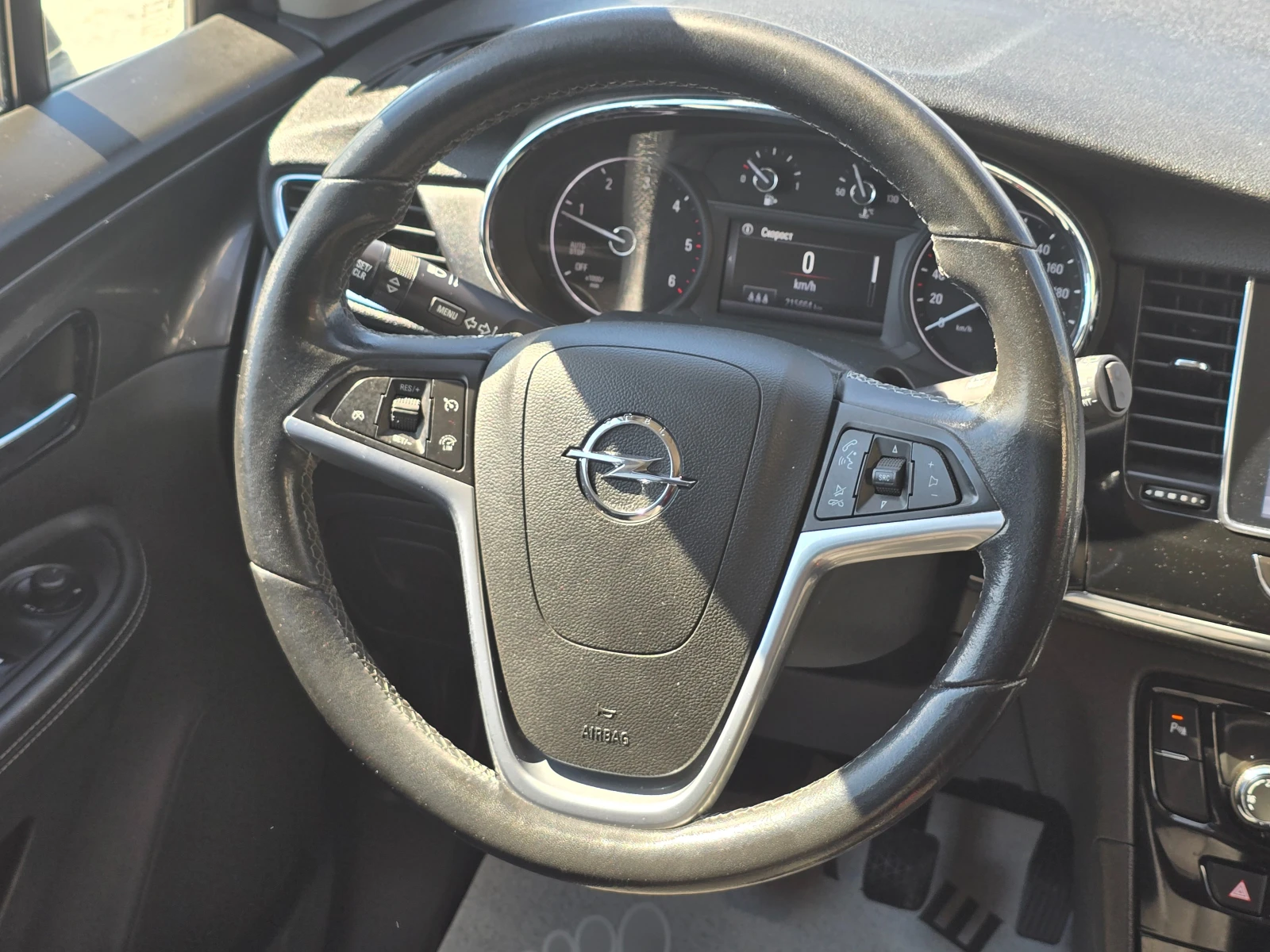 Opel Mokka X 2017г.1, 6-136к.с.COSMO, снимка 14 - Автомобили и джипове - 56224119