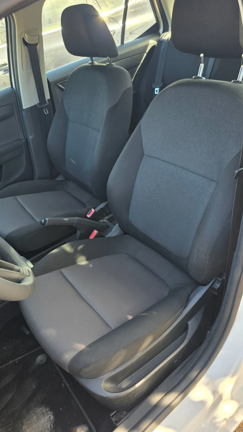 Skoda Fabia 1.0 Euro 6B, снимка 5 - Автомобили и джипове - 56410828