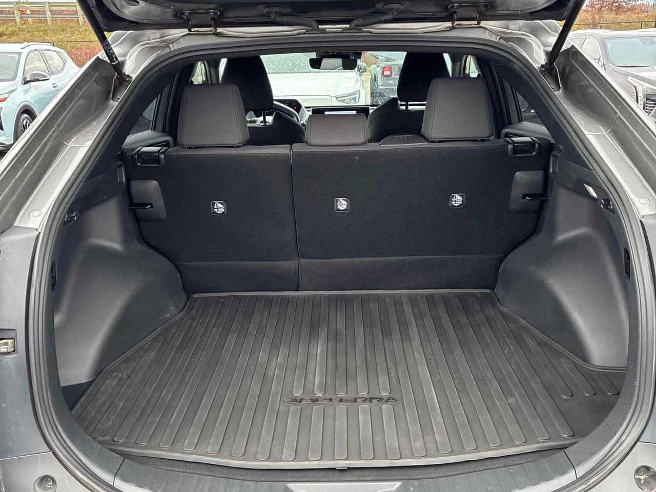 Subaru Solterra, снимка 15 - Автомобили и джипове - 56724314