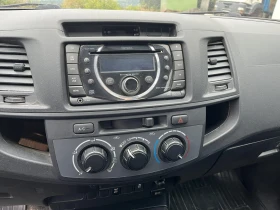 Toyota Hilux 2.4 D-4D 4x4, снимка 12