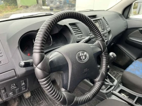 Toyota Hilux 2.4 D-4D 4x4, снимка 11