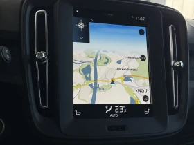 Volvo XC40 T2-MOMENTUM/129HP/CAM/NAVI/LED/DIGI/KLESS/171g - 44999 лв. - 40173362 14