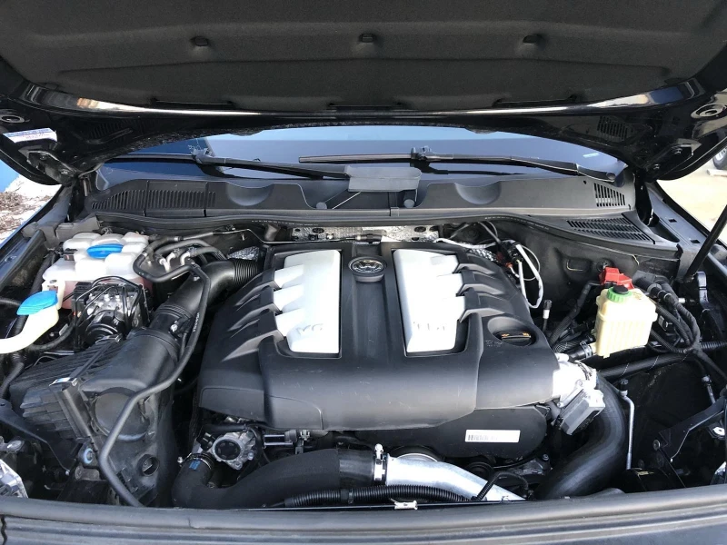VW Touareg 3.0TD?/8speed/ПЕЧКА/FULL EKSTR?/TOP, снимка 16 - Автомобили и джипове - 52457703