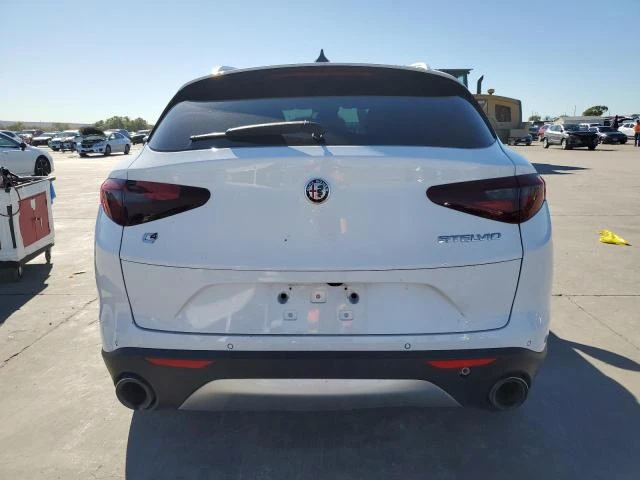 Alfa Romeo Stelvio TI* DISTRONIC* PANO* ПОДГРЕВИ* ОБДУХ, снимка 5 - Автомобили и джипове - 48418817