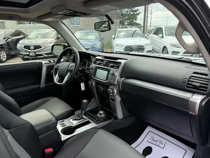 Toyota 4runner SR5* 1 собственик* Като нова* Кожа, снимка 11 - Автомобили и джипове - 55749890